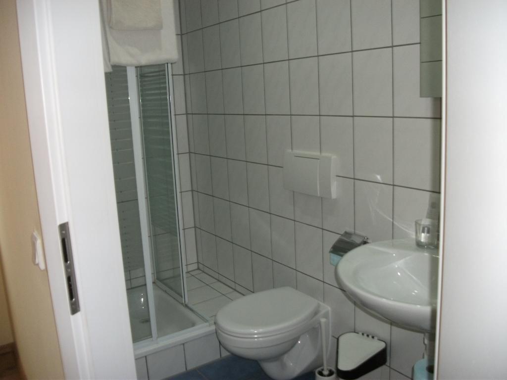 Отель Deutsches Haus Шпринге Номер фото