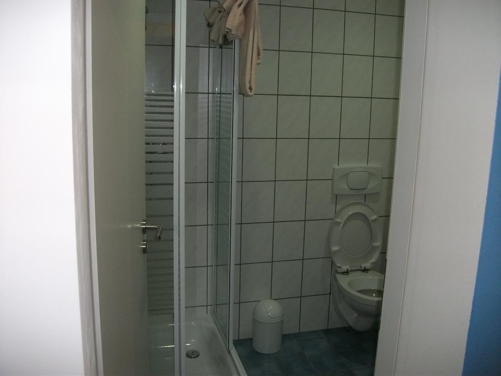 Отель Deutsches Haus Шпринге Номер фото