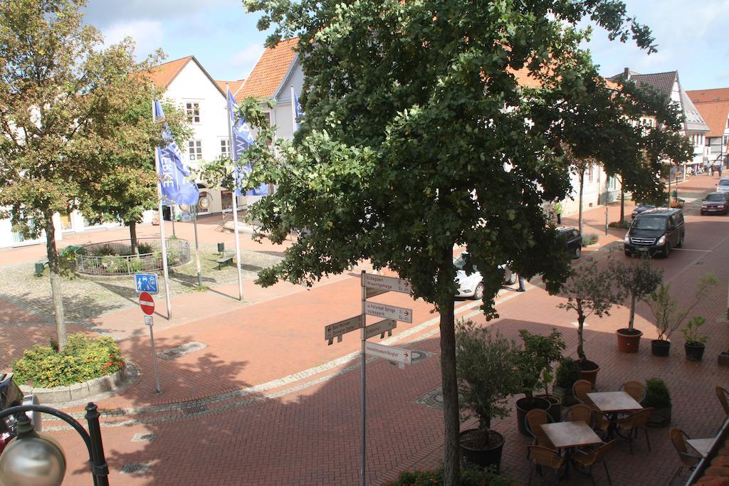 Отель Deutsches Haus Шпринге Экстерьер фото